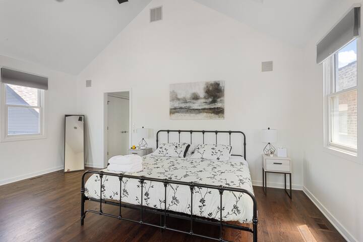 Fantastic Home in Wicker Park gallery image 5