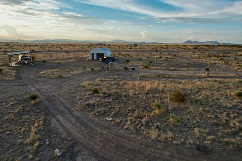 Desert Sky - Modern Oasis on 5 Acres in Marfa
