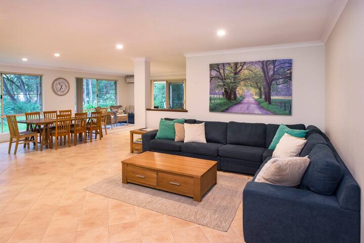 Beach & Trees, beachfront Siesta Park