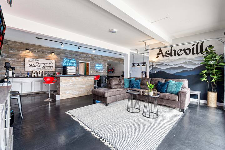 Entertainment & Hosting Dream: Amenities 6k+ sq ft gallery image 2