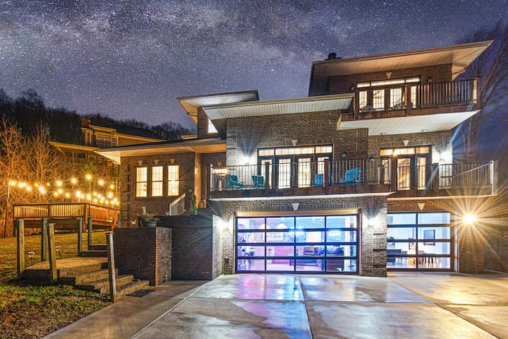 Entertainment & Hosting Dream: Amenities 6k+ sq ft