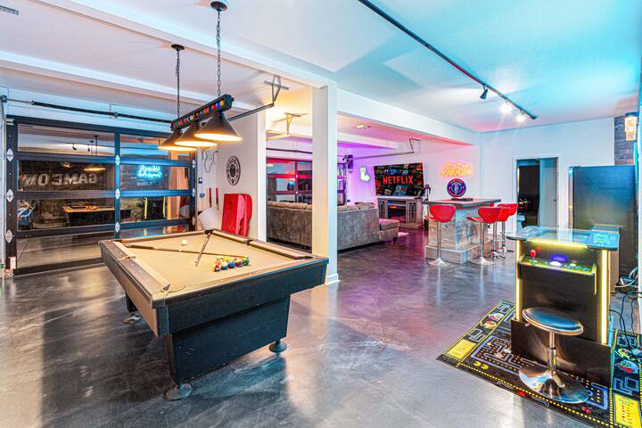 Entertainment & Hosting Dream: Amenities 6k+ sq ft gallery image 5