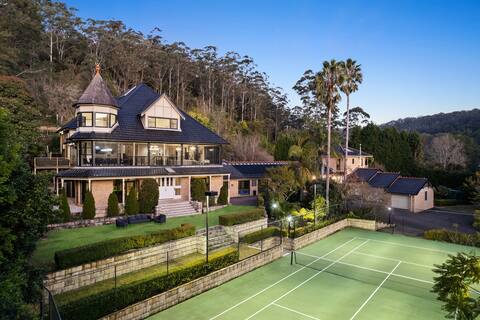 Aashiyana - Sleeps 18, indoor pool, tennis court