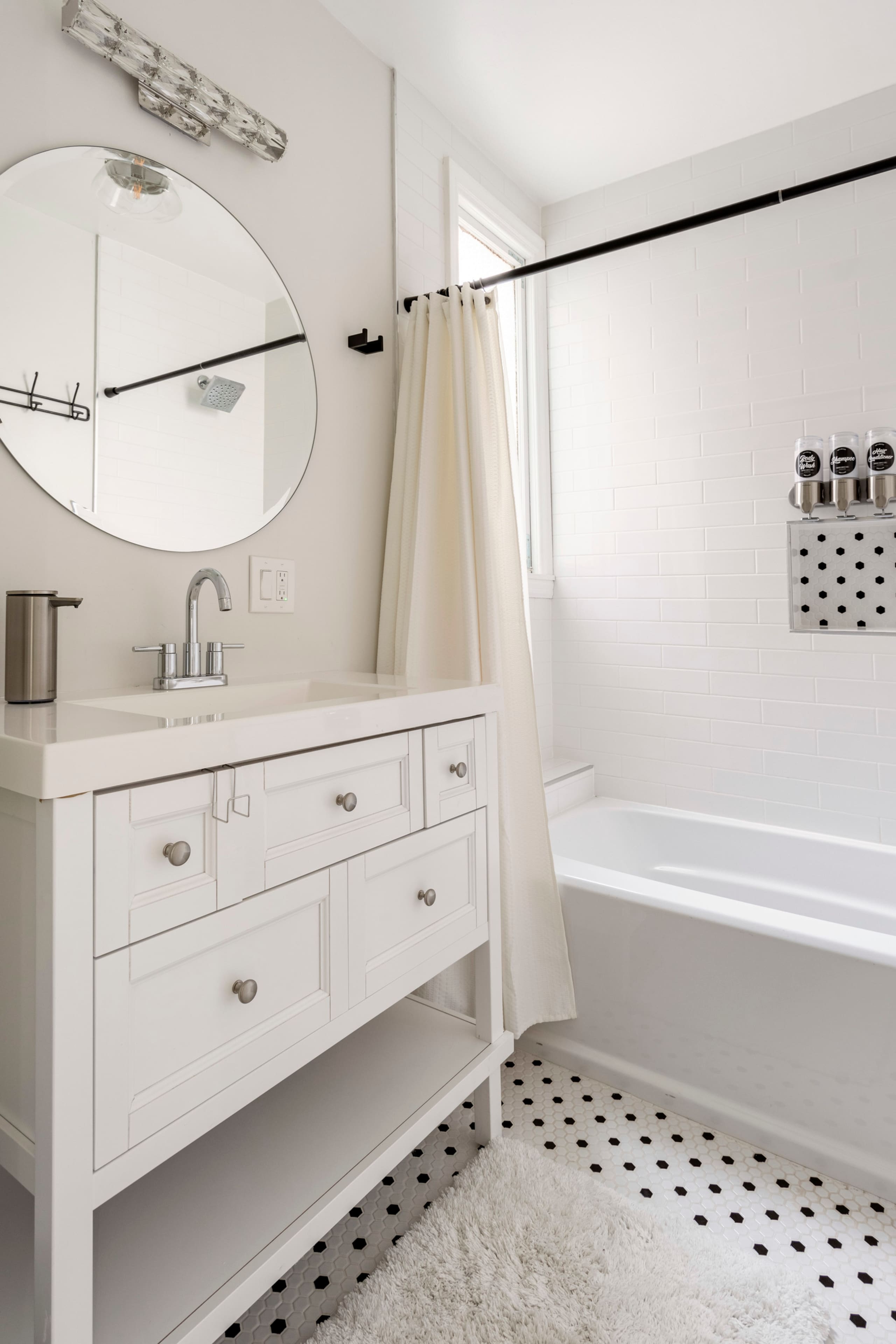Condo in San Francisco · ★4.98 · 1 bedroom · 1 bed · 1 bath - Image 28