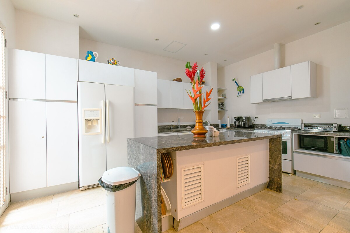 4BR Villa in Cartagena — photo 1