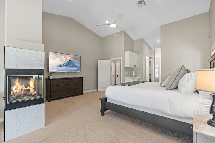 Primary Bedroom Suite - Casa Vinedo
