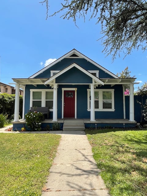 Bright & Cozy Home Near Downtown Los Angeles