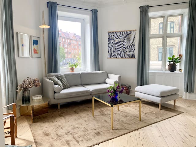 Spacious, Charming & Family-Friendly Apartment