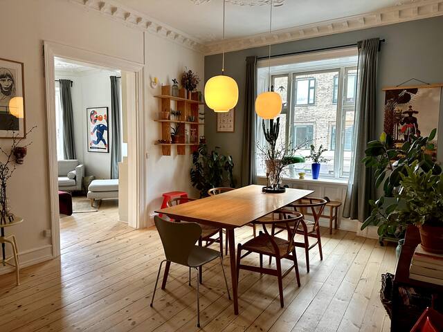 Spacious, Charming & Family-Friendly Apartment gallery image 5