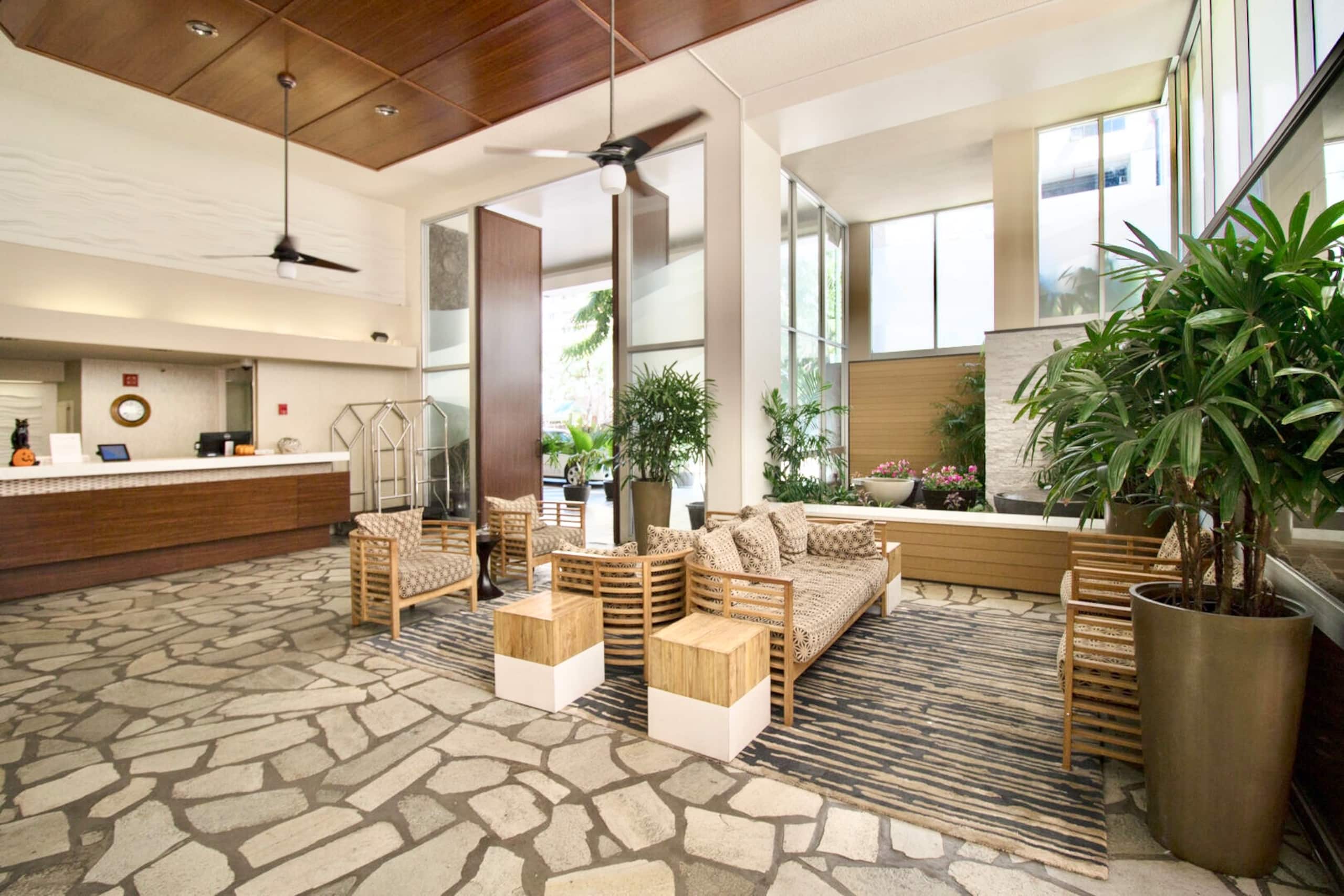 Condo in Honolulu · ★4.91 · 1 bedroom · 2 beds · 1 private bath - Image 17