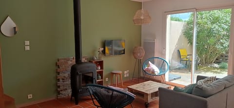 Warm house between sea, city and countryside