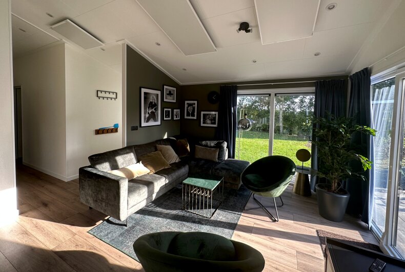 Popular Airbnb listing: In a quiet spot, Europarcs Bad Hoophuizen cottage in Verspreide Huizen Zuiderzeeland Nunspeet