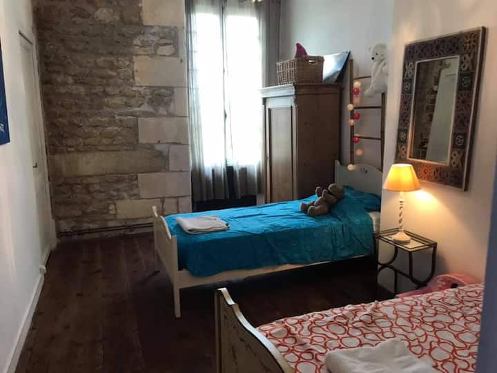 Izba č. 4 . Detská izba 
dve postele 90 cm a 120 cm. 
