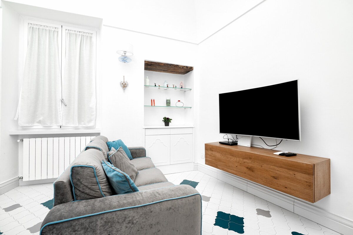 Popular Airbnb listing: Elegance and luxury, live in the center of Amalfi in Amalfi