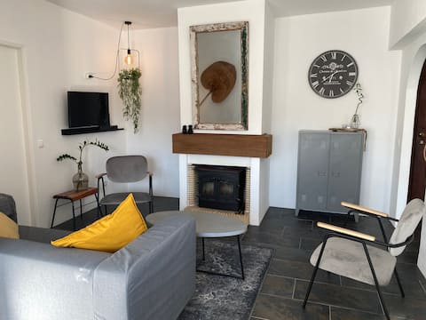 Airbnb em destaque: Renovated apartment. Downtown, pool, beach! em Lagoa