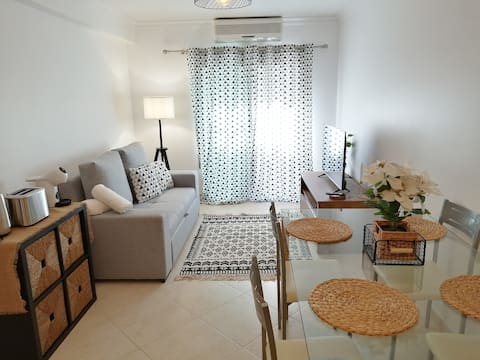 Anúncio popular: Two-Bedroom Apartment in the Center of Monte Gordo em Monte Gordo