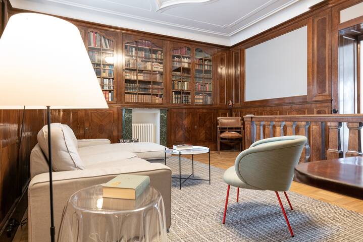 Ringstrasse Beletage with Library gallery image 2