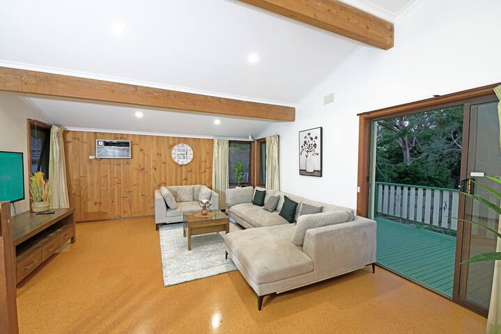 Vermont Family House 8BRM Holiday GetawayMelbourne gallery image 2