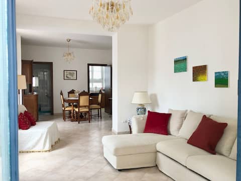 Annuncio Airbnb popolare: Residence in the Center with Rooftop Terrace in the Heart of Salerno a Salerno