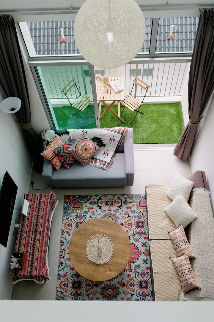 The BoHome, 3BR PenthouseCameron, Night Market Apartments for Rent