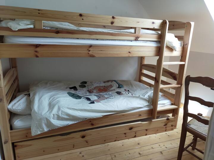 Chumba cha kulala 2, vitanda 2 vya ghorofa moja 