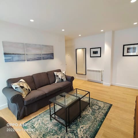 Top Airbnb: Newly renovated apartment near the beach. en Gijón / Xixón