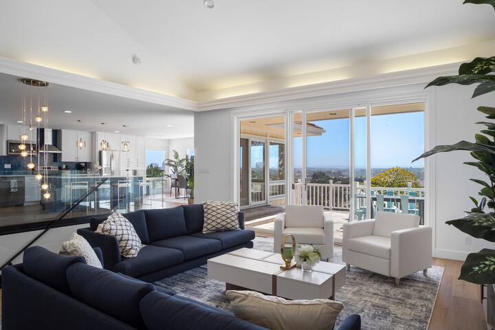 Luxury Villa Near The Beach With Gorgeous Views gallery image 2