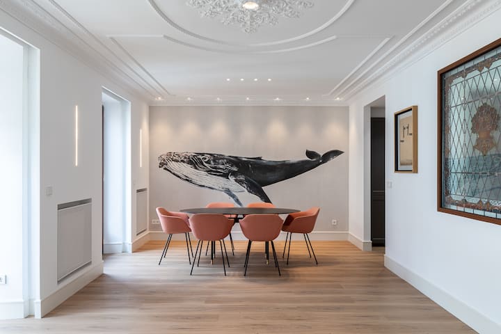 “The Whale” new, ac, design, spacious City Centre gallery image 3
