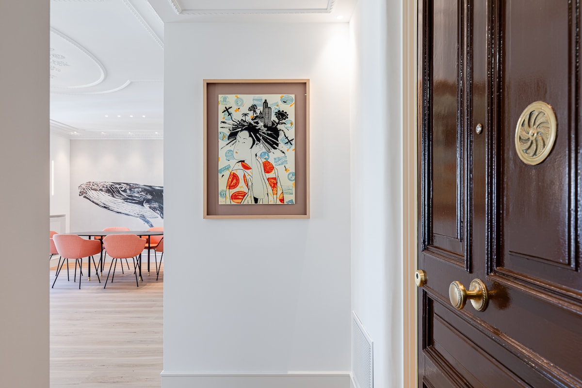 Popular Airbnb listing: "The Whale" new, ac, design, spacious City Centre in Donostia San Sebastián