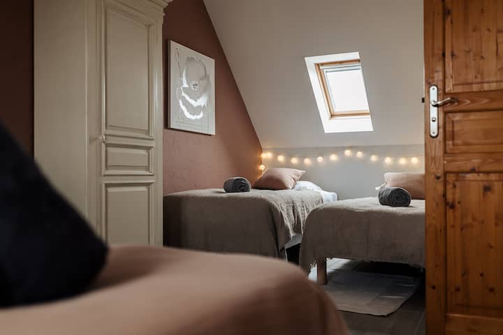 La habitación familiar «Cimarron» - 4 personas 
1 cama doble 140 & 2 camas individuales 90