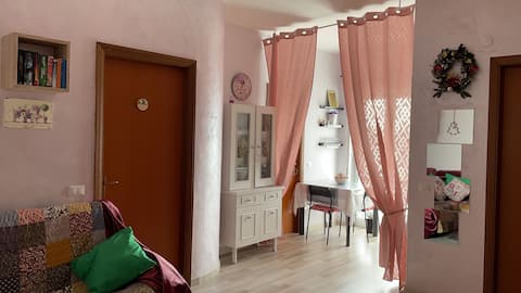 Delightful apartment just a short walk from the sea