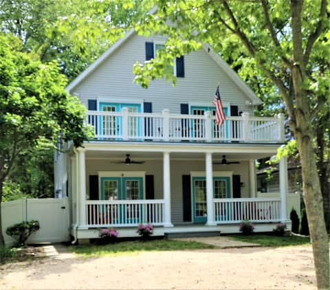 Captain’s Retreat! Newly Renovated - Beach House!