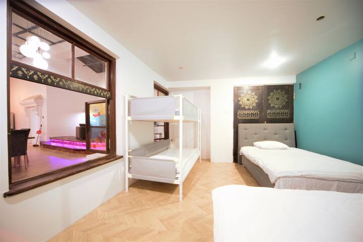 The Theatre apartment Old Town 3 bedrooms gallery image 3