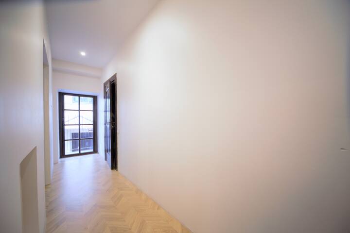 The Theatre apartment Old Town 3 bedrooms gallery image 5