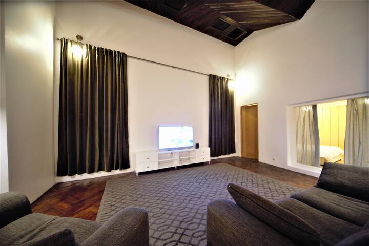 The Theatre apartment Old Town 3 bedrooms gallery image 4