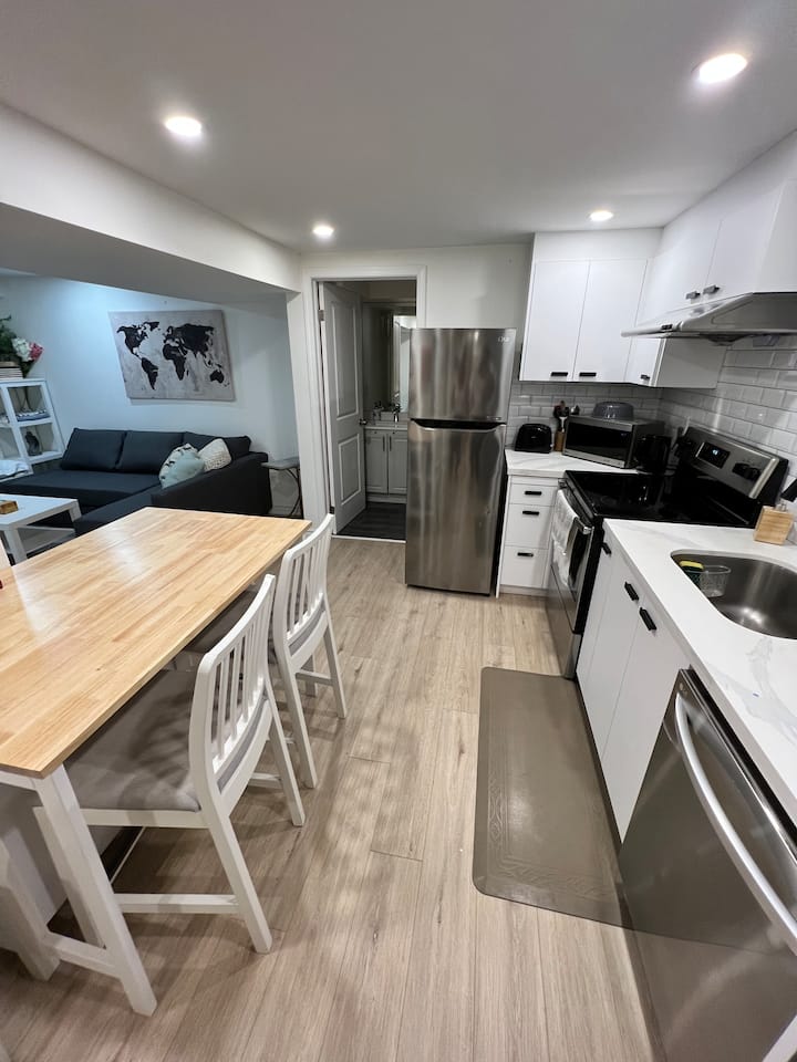 Bloor West Village, Old Toronto Vacation Rentals & Homes Old Toronto