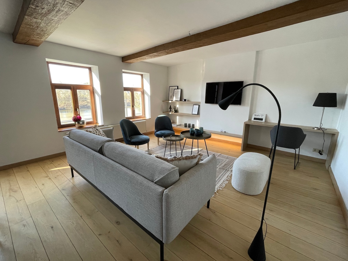 Popular Airbnb listing: Charming cottage on the banks of the Meuse in Namur