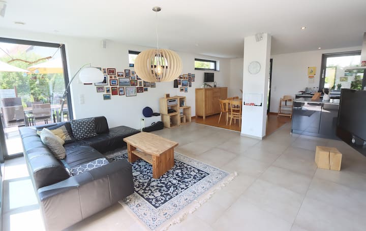 Schöne, Gemütliche Und Moderne Villa Im Grünen - Sarre