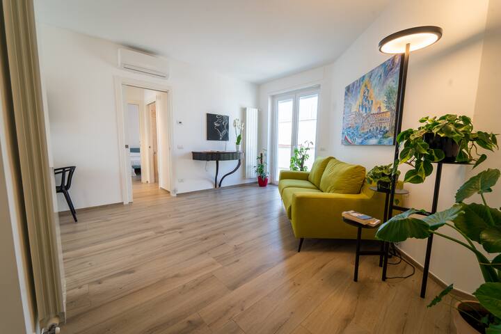 2apartments in the same building gallery image 4