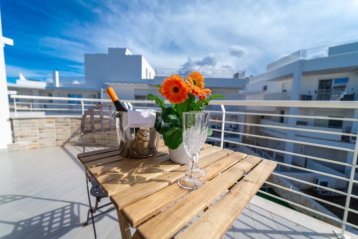 2apartments in the same building gallery image 2