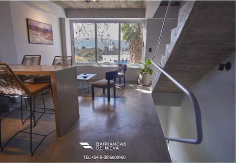 3 Floors - Beautiful View, Excellent Location B03