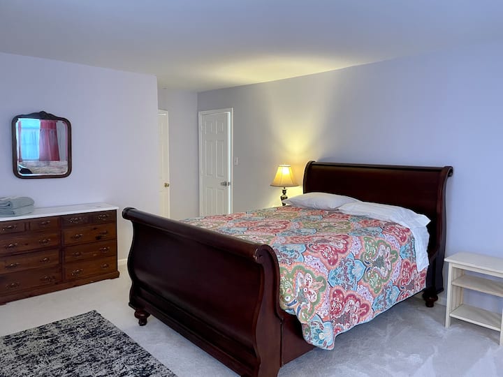 Master Bedroom Suite Next to VCU and the Fan Houses for Rent in