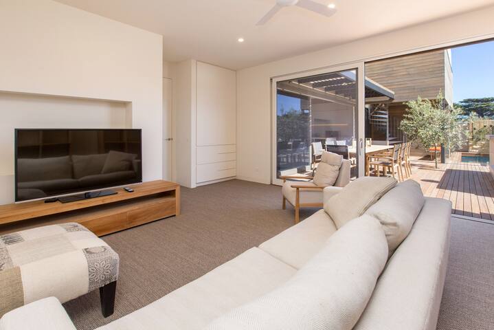 Ultimate Five Star Luxury Retreat gallery image 3