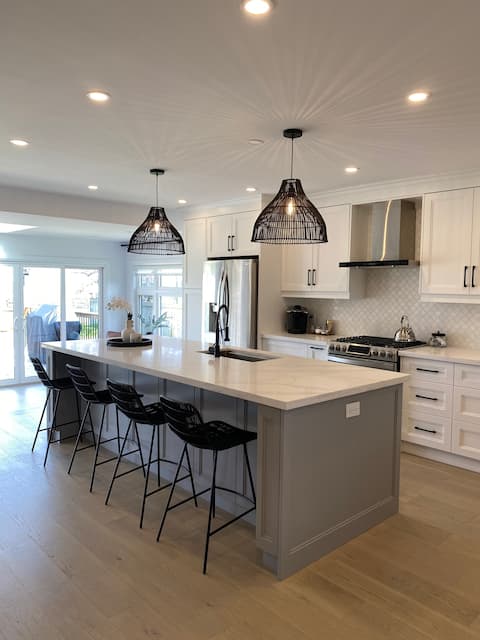 Luxurious 5BR Beach House with Firepit