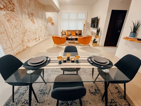Arona’s#5 Boutique 3Bedroom unit+free gated garage