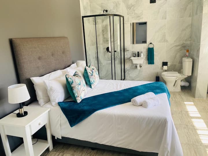 Morodi Guest Lodge Offers Clean & Safe Rooms. - Emalahleni