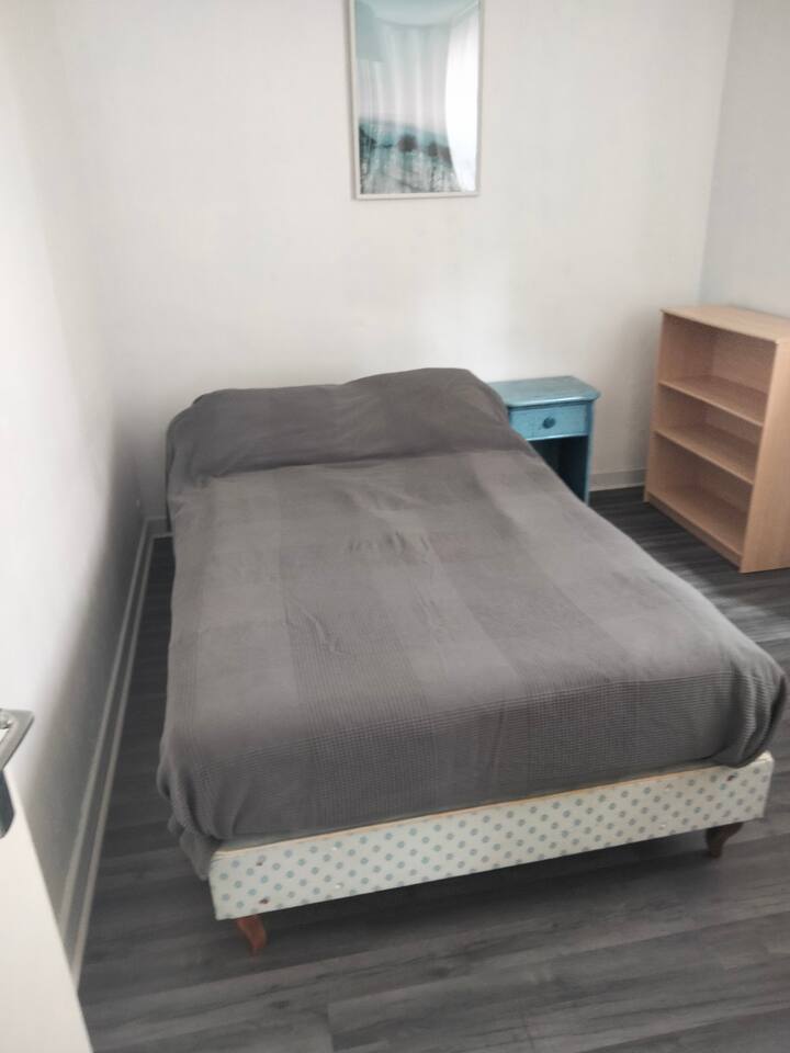 卧室1人床宽120厘米