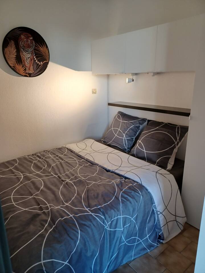 Izba s manželskou posteľou