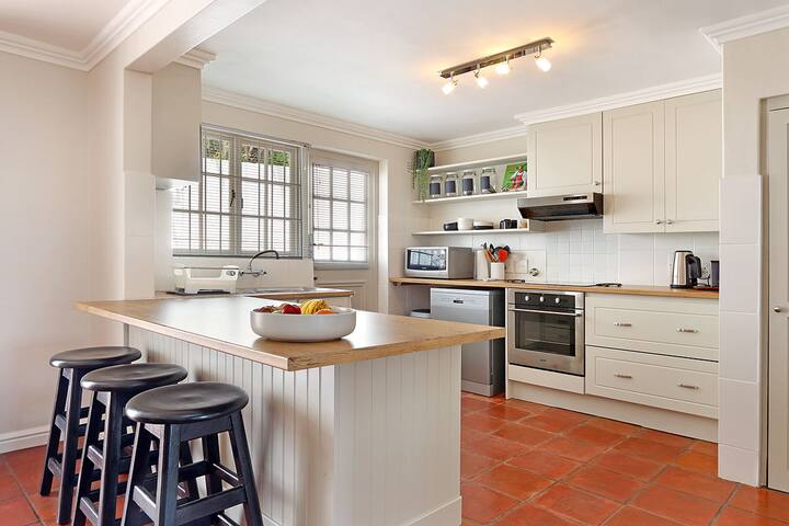 3 Bedroom Cottage in the heart of Simon’s Town gallery image 5
