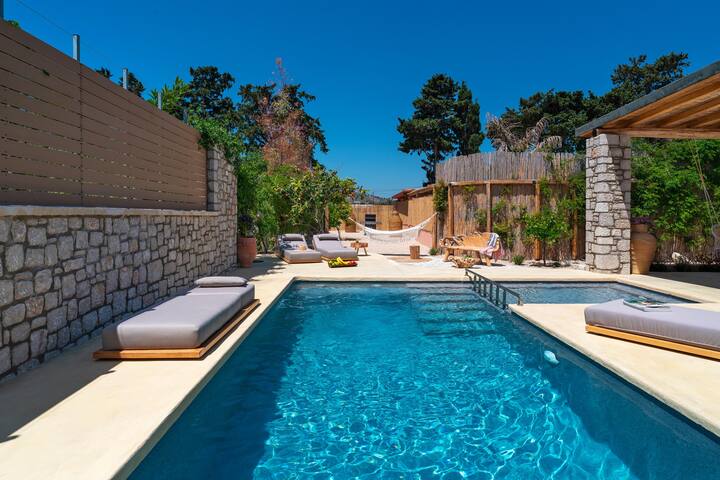 Eftopia Villa by Onar Villas gallery image 3